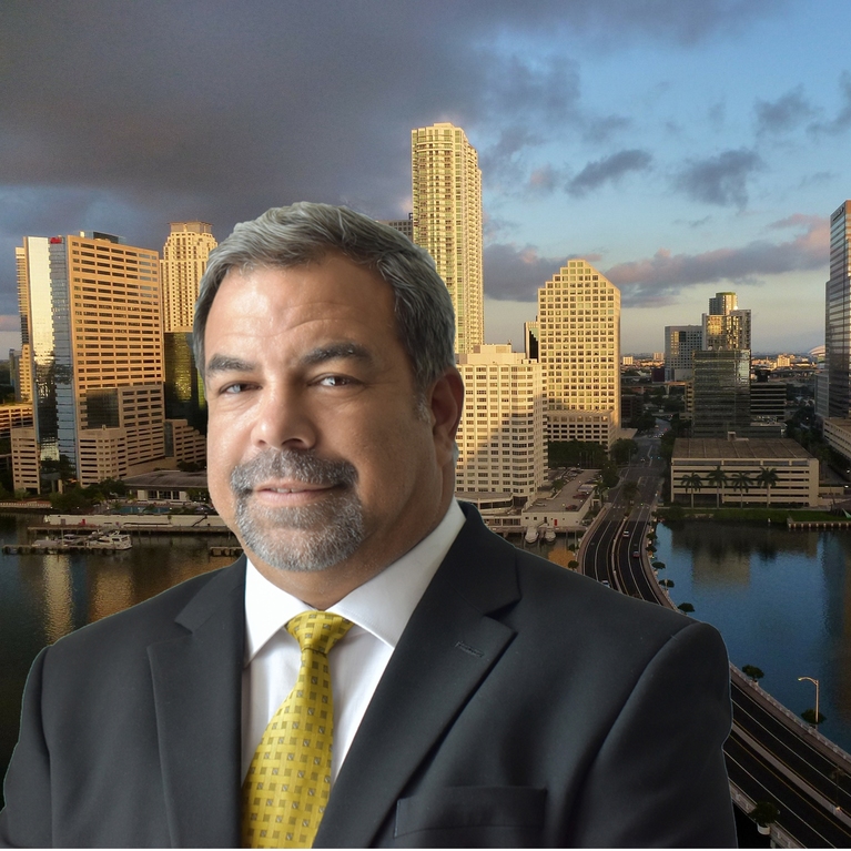 Julio Salazar P. A.